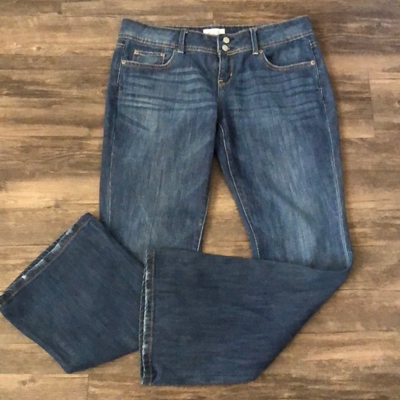 Aeropostale Denim - Aeropostale Hailey Flare Short Jeans size 10 Short